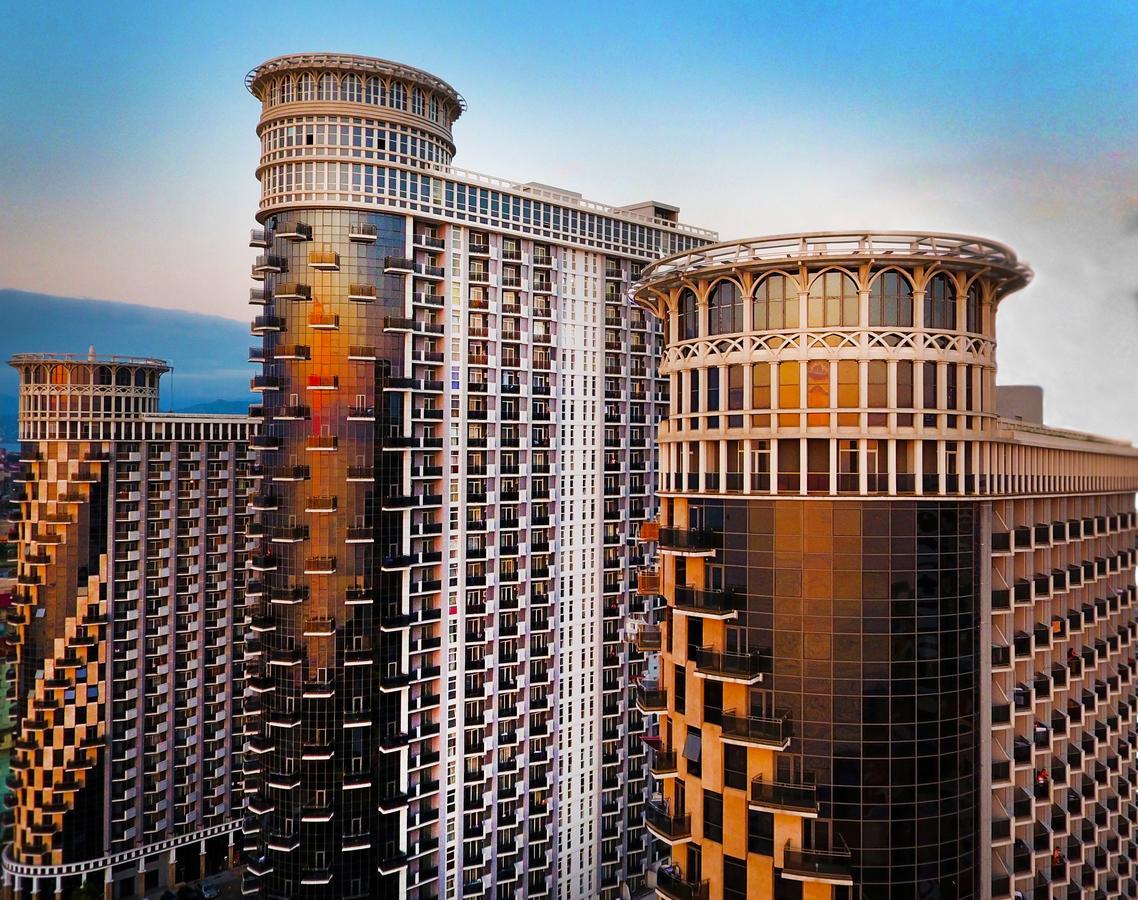 Orbi Sea Towers Hotel Official バトゥーミ エクステリア 写真